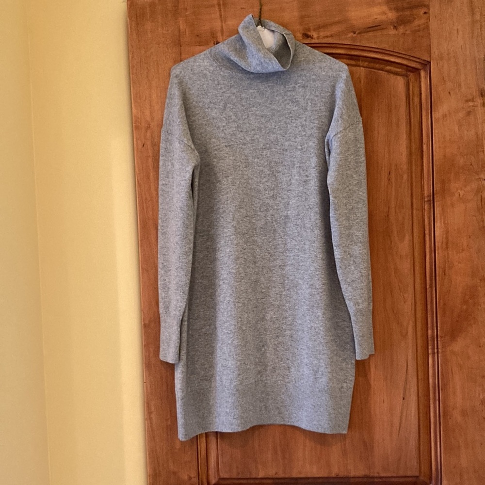 Everlane Cashmere Mini Dress, size S, light heather gray